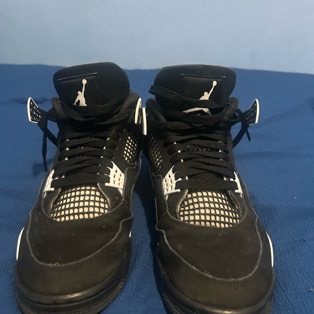 Jordan 4s black and white worn once size 11 in us mens.